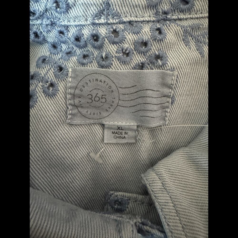 Destination 365 Eyelet Denim Jacket with Pockets Light Wash Blue X-Large NWOT - Picture 12 of 13